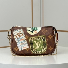 LV Clutch Bags